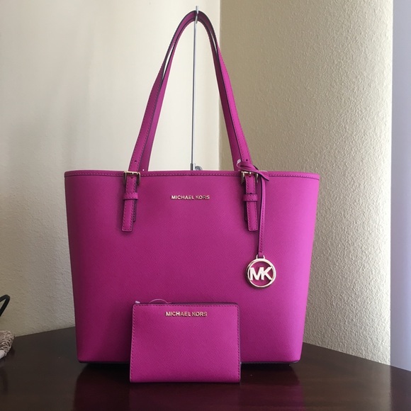 Michael kors medium carryall tote & wallet - Picture 2 of 6